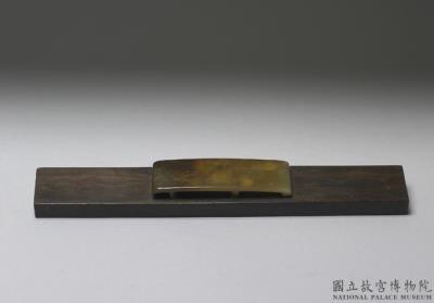 图片[2]-Red sandalwood paperweight with jade inlay, Qing dynasty (1644-1911)-China Archive